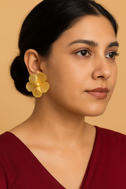 Blooming Grace – Anti-Tarnish Gold-Plated Flower Earrings