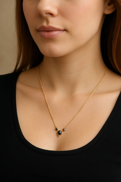 Elegant Black Stone Pendant Necklace – Gold-Tone Finish
