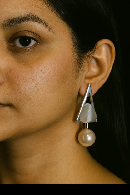 Modern Geometric Pearl Drop Earrings – Minimalist Statement Jewelry